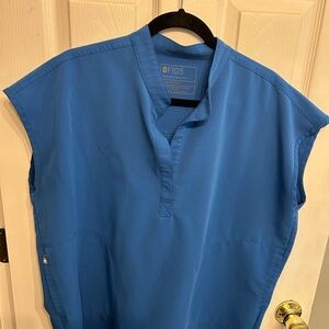 Figs large scrub top